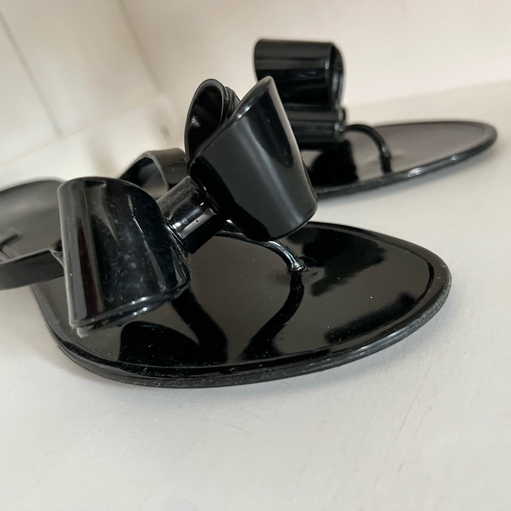 Dizzy Bow Black Sandals